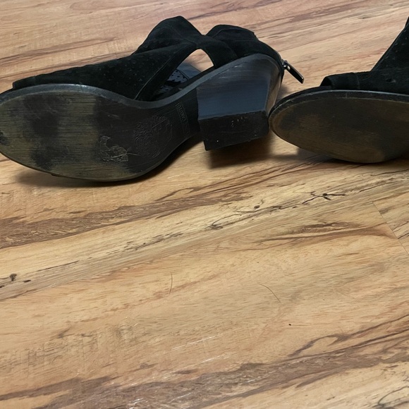 Vince Camuto Black Chunky Heel Open Toe Black Caged Shoe Zip Back - Picture 6 of 12